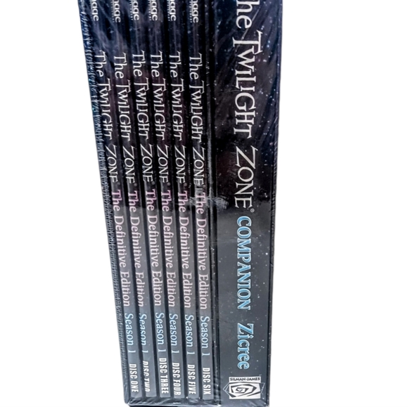 The Twilight Zone Season One Definition Edition DVD Box Set W/Companion Book - Picture 3 of 3
